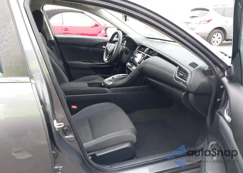 2019 Honda Insight Lx z USA, uszkodzony, nr VIN 19XZE4F17KE033183